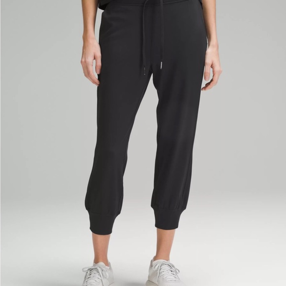 Lululemon Athletica Ready to Rulu Jogger Crop in Black Size 6 - Picture 1 of 7